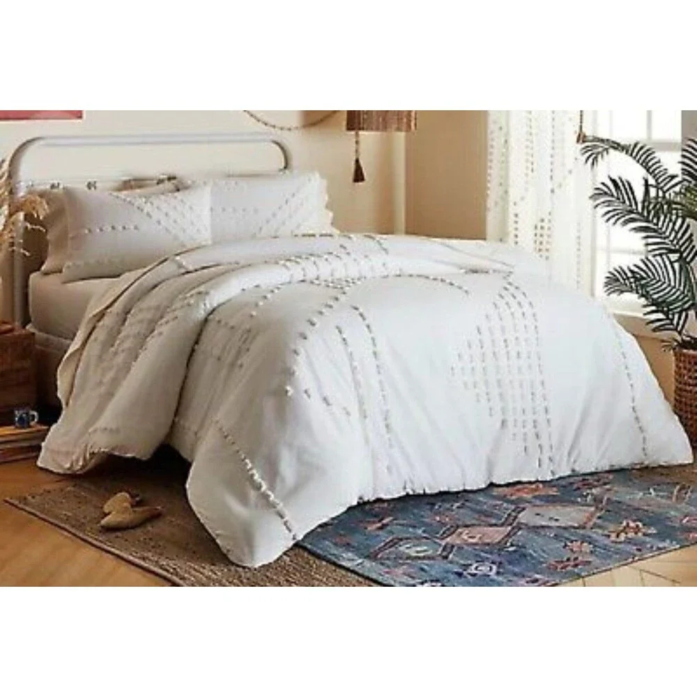 NWT Michaela Tufted Triangles 3-Piece Full/Queen Comforter Set in Bright White